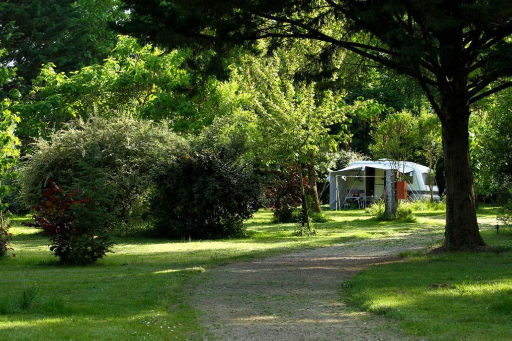 Camping Et Hotel Chateau Du Haget Montesquiou エクステリア 写真